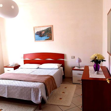 Piccolo B Apartment Боза Екстериор снимка